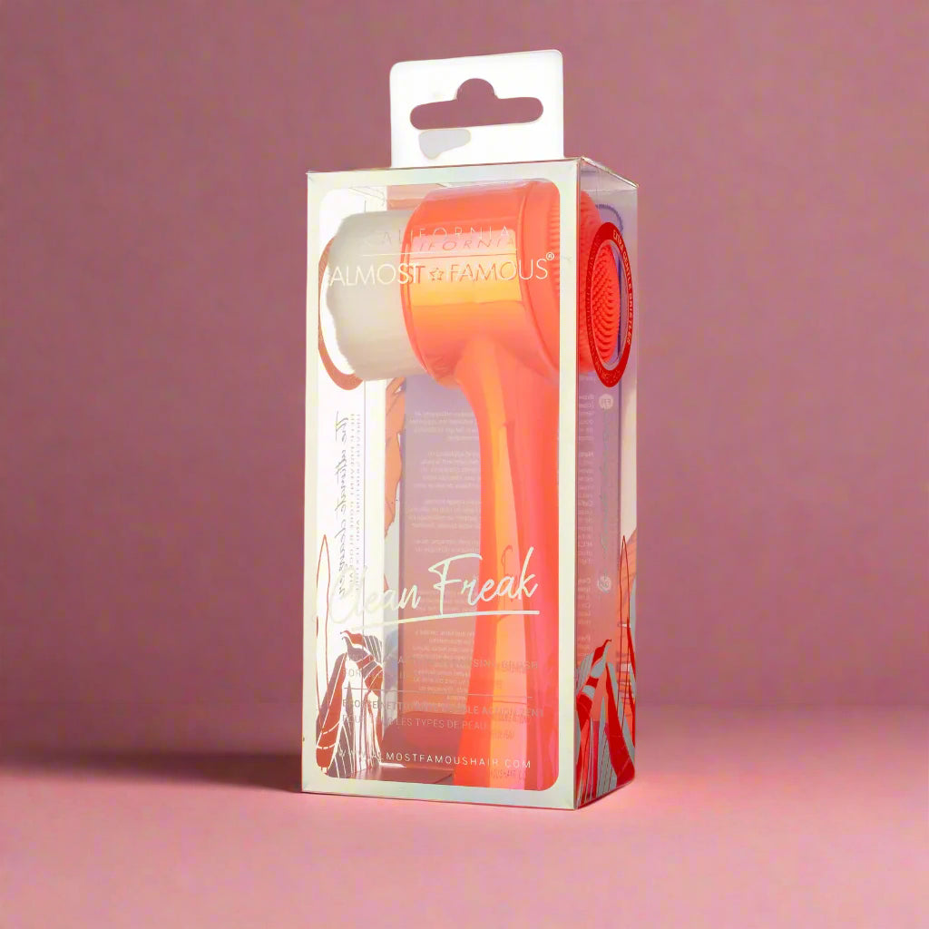 Clean Freak 2-in-1 Exfoliator Brush - Marianas Artistry